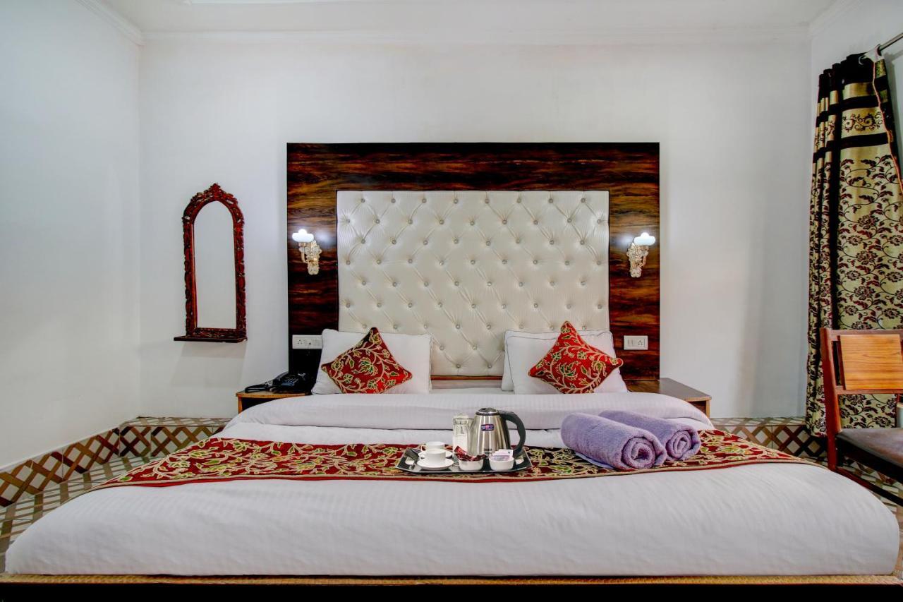 Hotel Royal Hameed Srīnagar エクステリア 写真